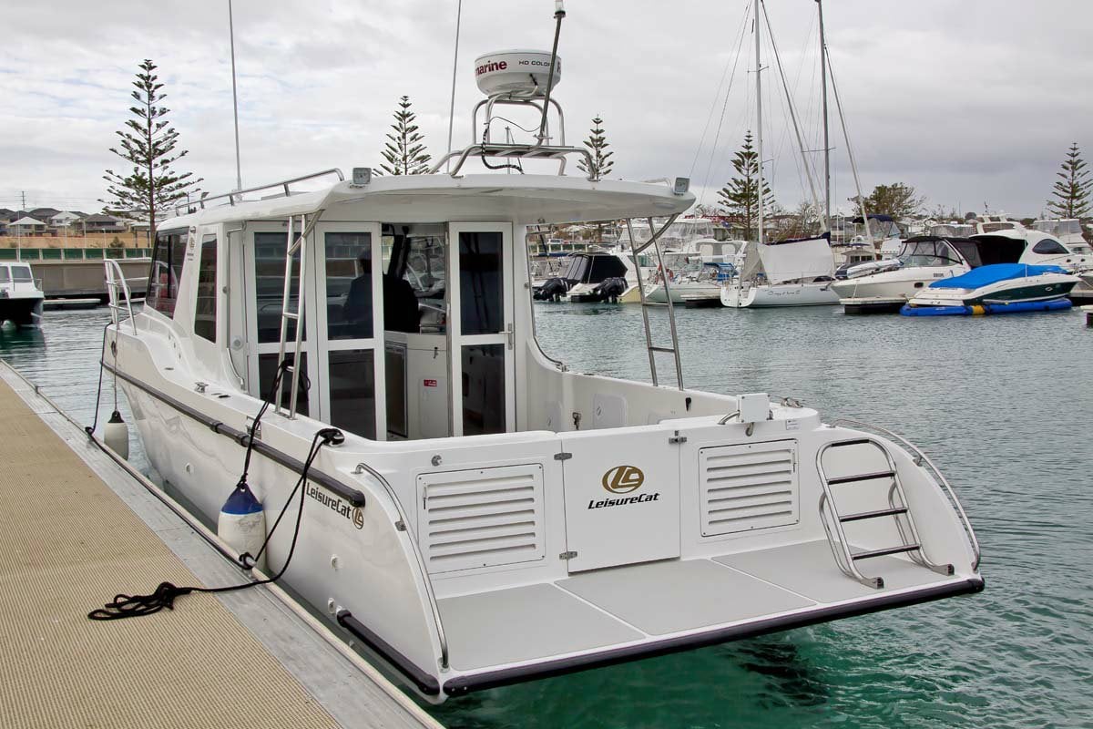LEISURECAT KINGFISHER 9000 FISHING BOAT