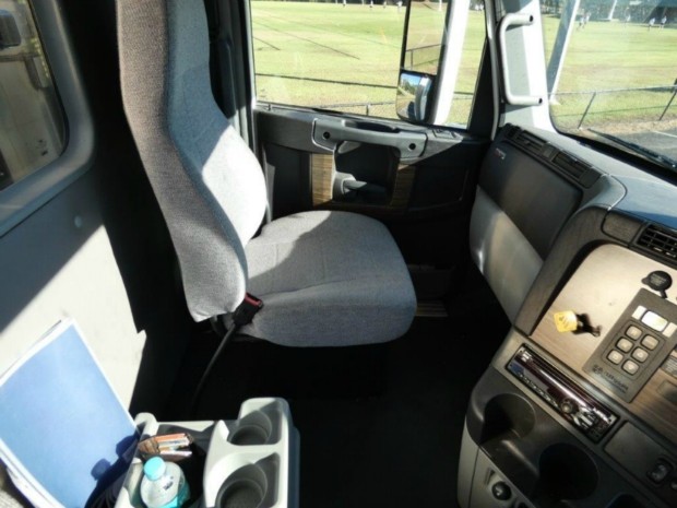 2018 FREIGHTLINER CL112 10 X 4 TRUCK AUTOMATIC TIPPER