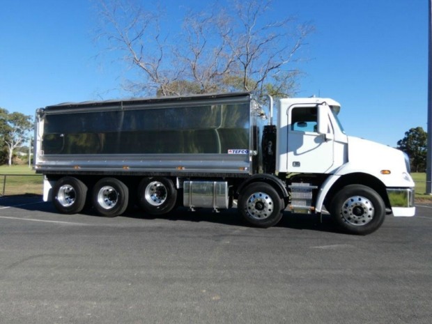 2018 FREIGHTLINER CL112 10 X 4 TRUCK AUTOMATIC TIPPER