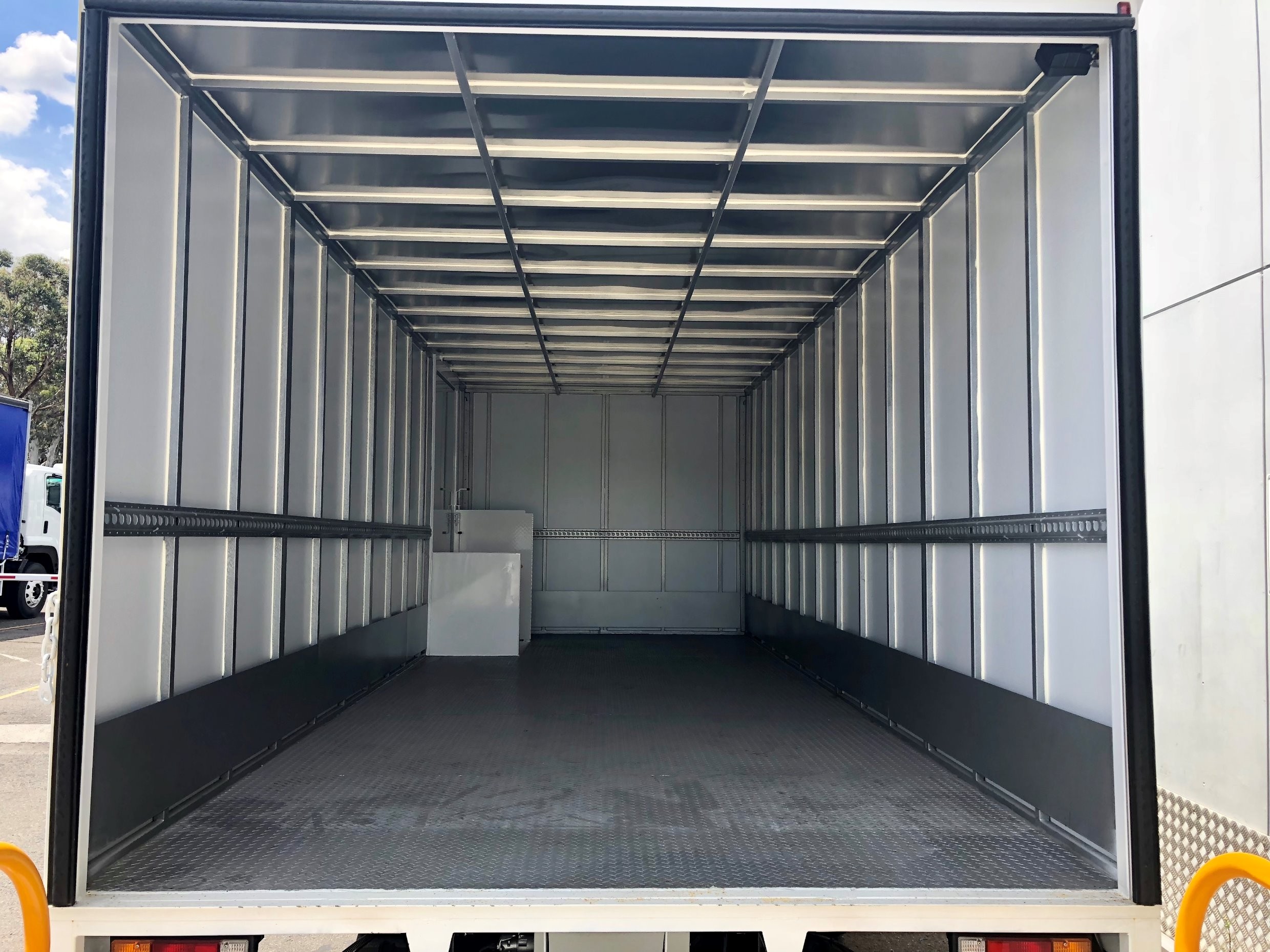 2018 FUSO CANTER 918 FECX1KR4SFAD WIDE XXLWB TRUCK MANUAL PANTECH