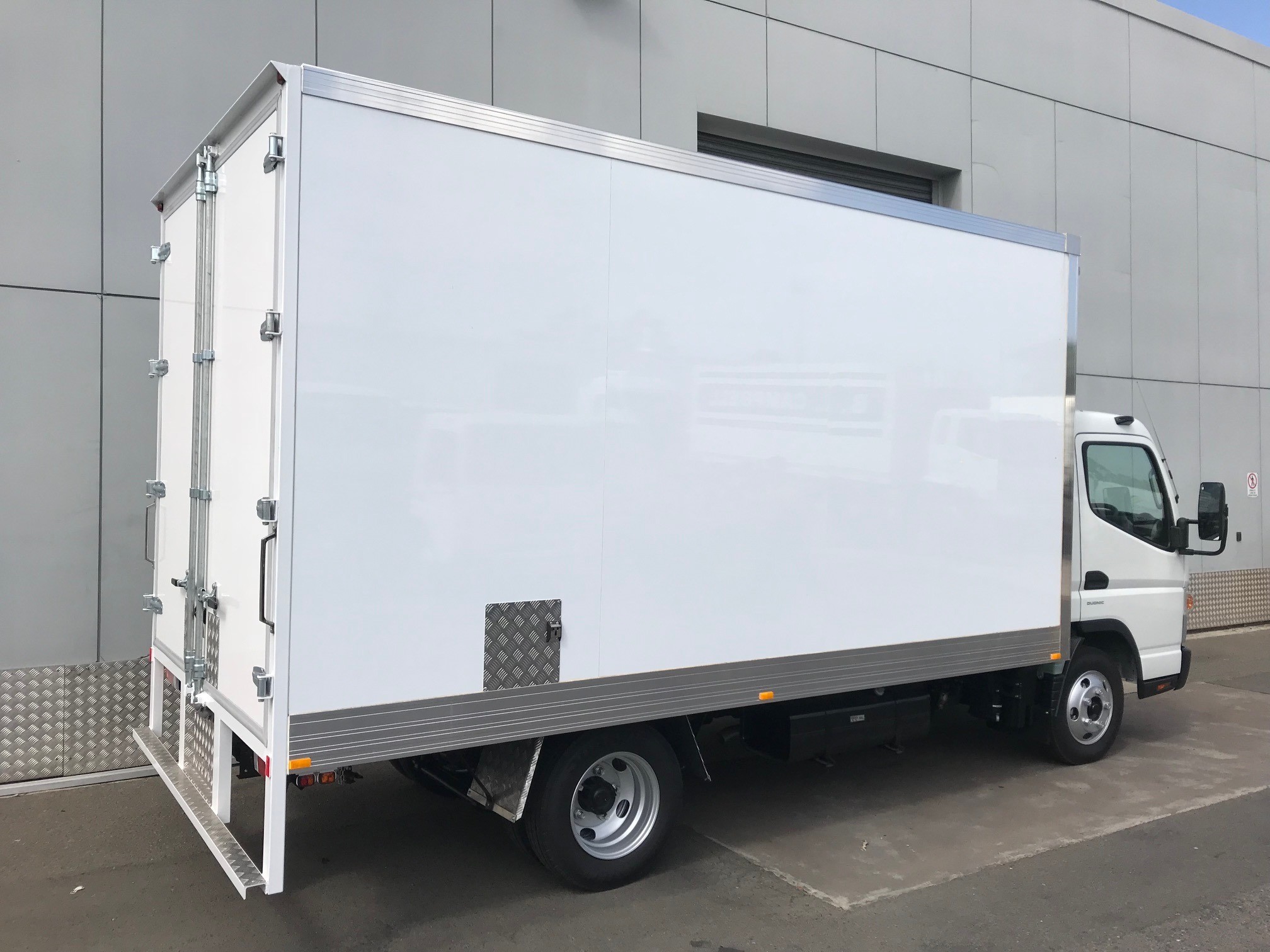 2017 FUSO CANTER 515 FEB21ER3SFAC AUTOMATIC PANTECH