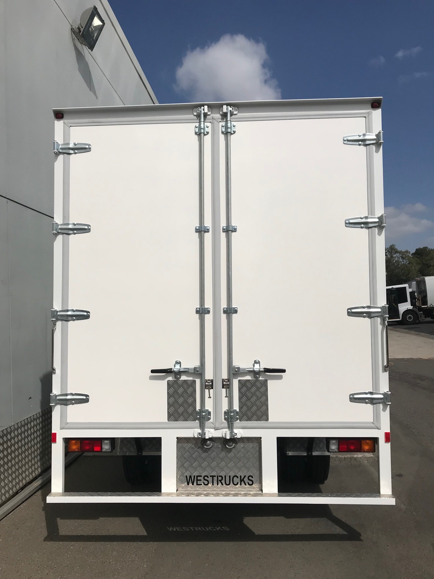 2017 FUSO CANTER 515 FEB21ER3SFAC AUTOMATIC PANTECH