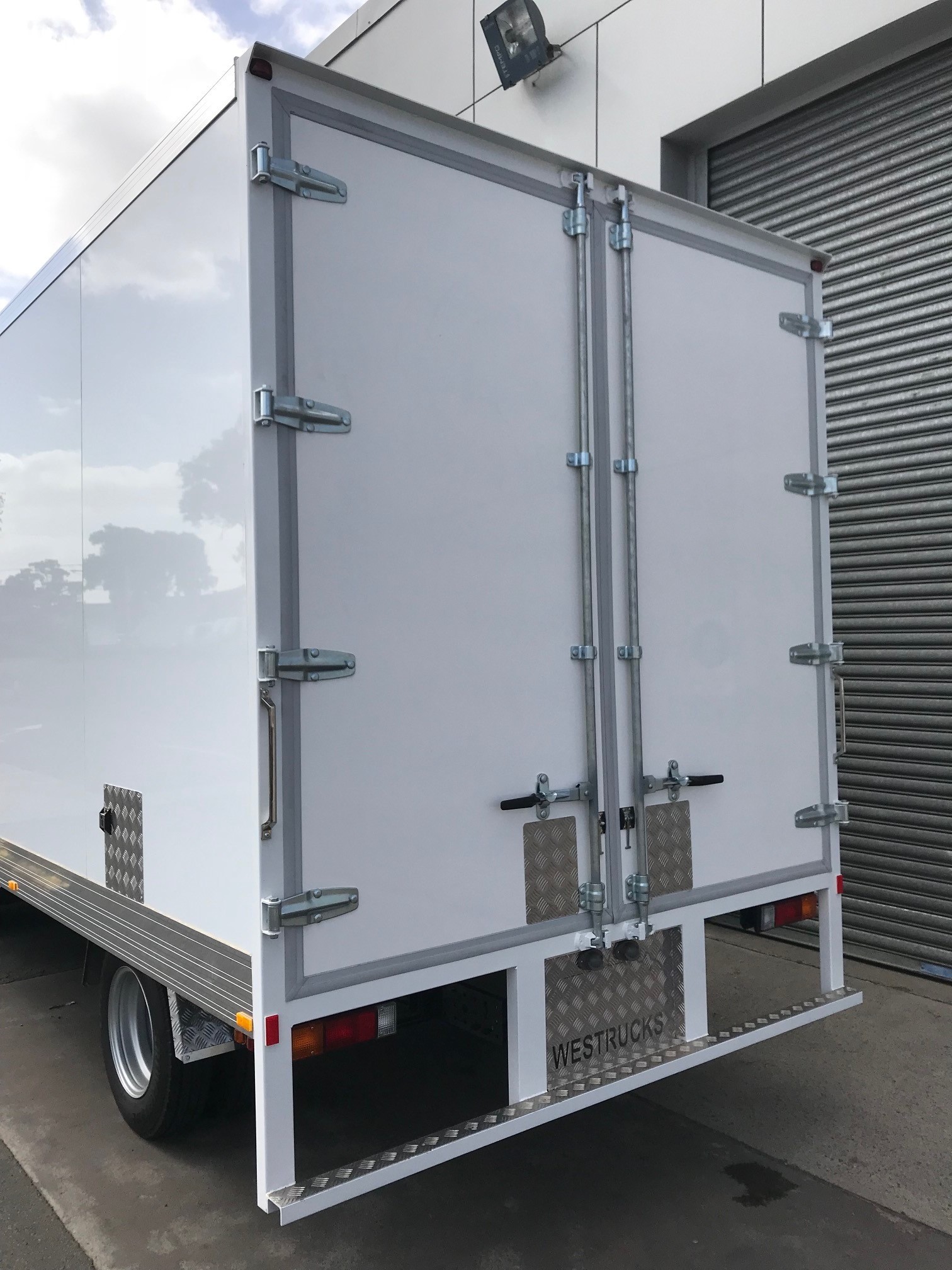 2017 FUSO CANTER 515 FEB21ER3SFAC AUTOMATIC PANTECH