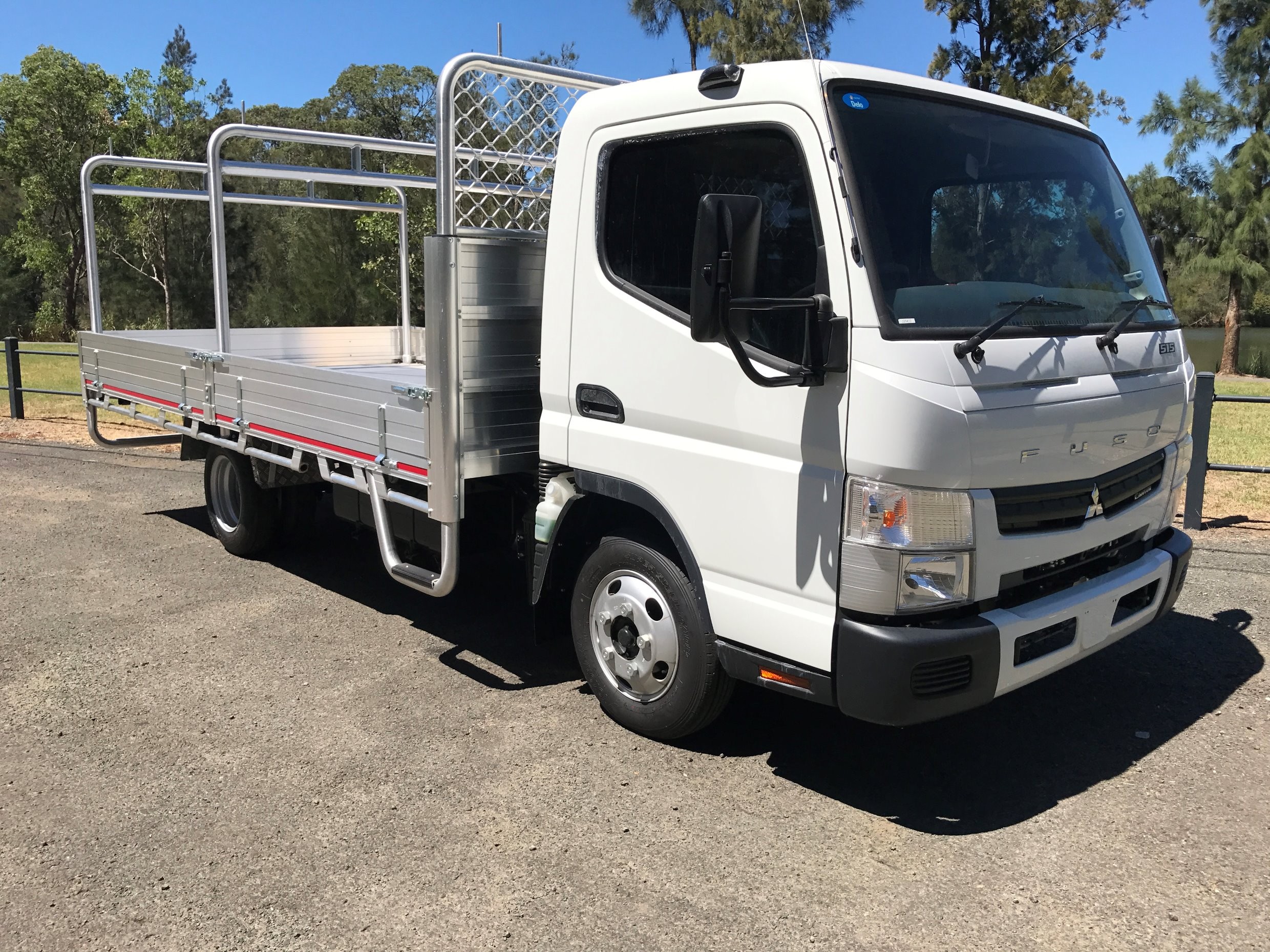 2018 FUSO CANTER 413 WIDE FEB21ER3SFAN TRUCK AUTOMATIC TRAY