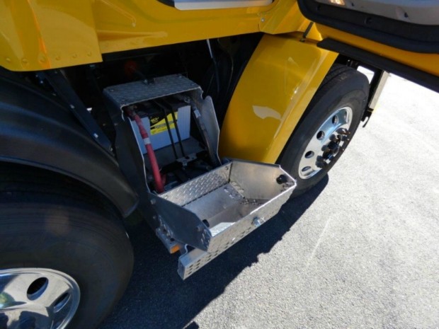 2017 FREIGHTLINER COLUMBIA CL112 CL112 8 X 4 TRUCK AUTOMATIC CONCRETE AGITATOR