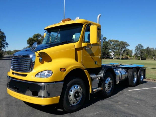 2017 FREIGHTLINER COLUMBIA CL112 CL112 8 X 4 TRUCK AUTOMATIC CONCRETE AGITATOR