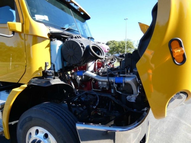 2017 FREIGHTLINER COLUMBIA CL112 CL112 8 X 4 TRUCK AUTOMATIC CONCRETE AGITATOR