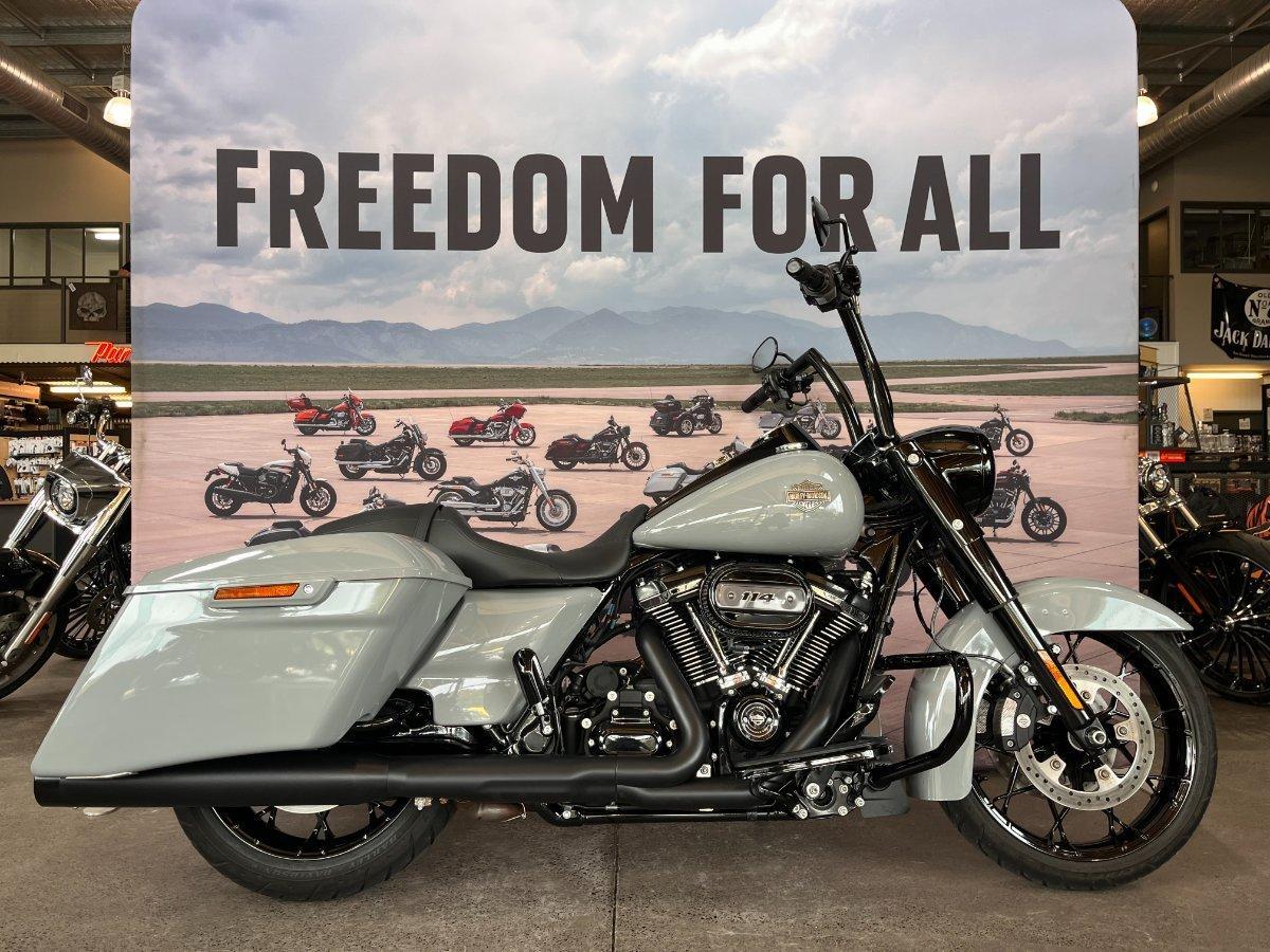 2024 HARLEY-DAVIDSON FLHRXS ROAD KING SPECIAL CRUISER
