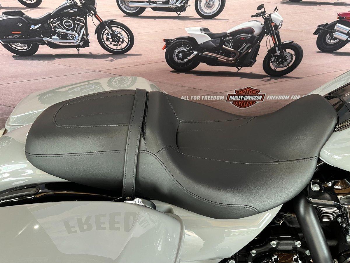 2024 HARLEY-DAVIDSON FLHRXS ROAD KING SPECIAL CRUISER