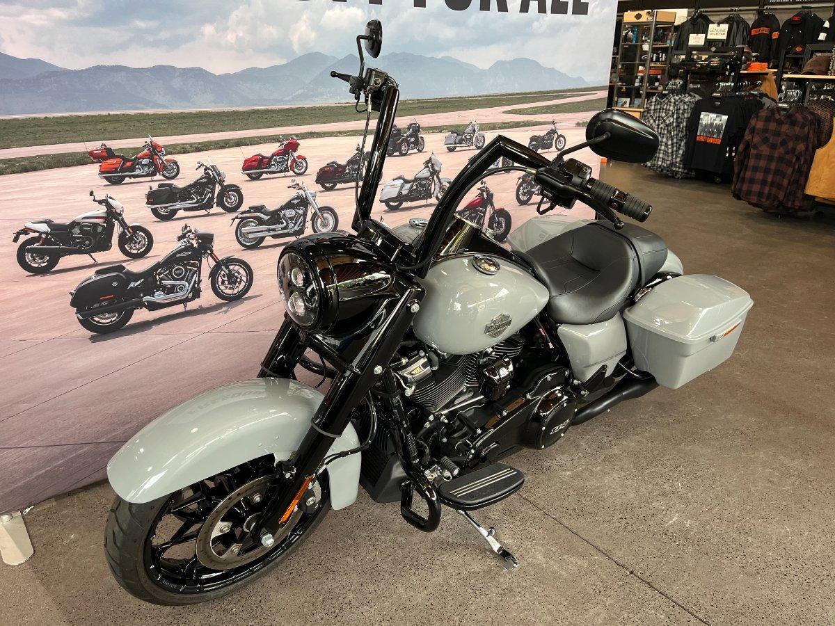 2024 HARLEY-DAVIDSON FLHRXS ROAD KING SPECIAL CRUISER