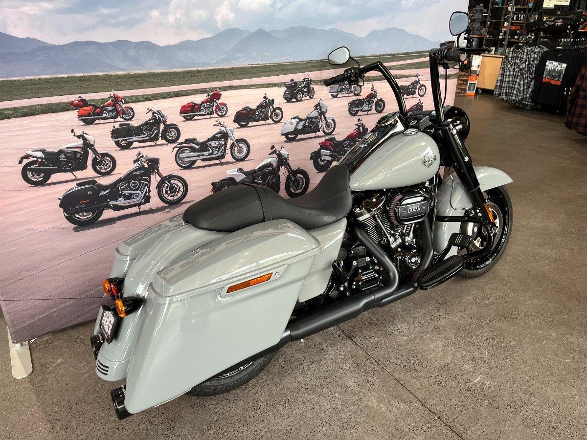 2024 HARLEY-DAVIDSON FLHRXS ROAD KING SPECIAL CRUISER