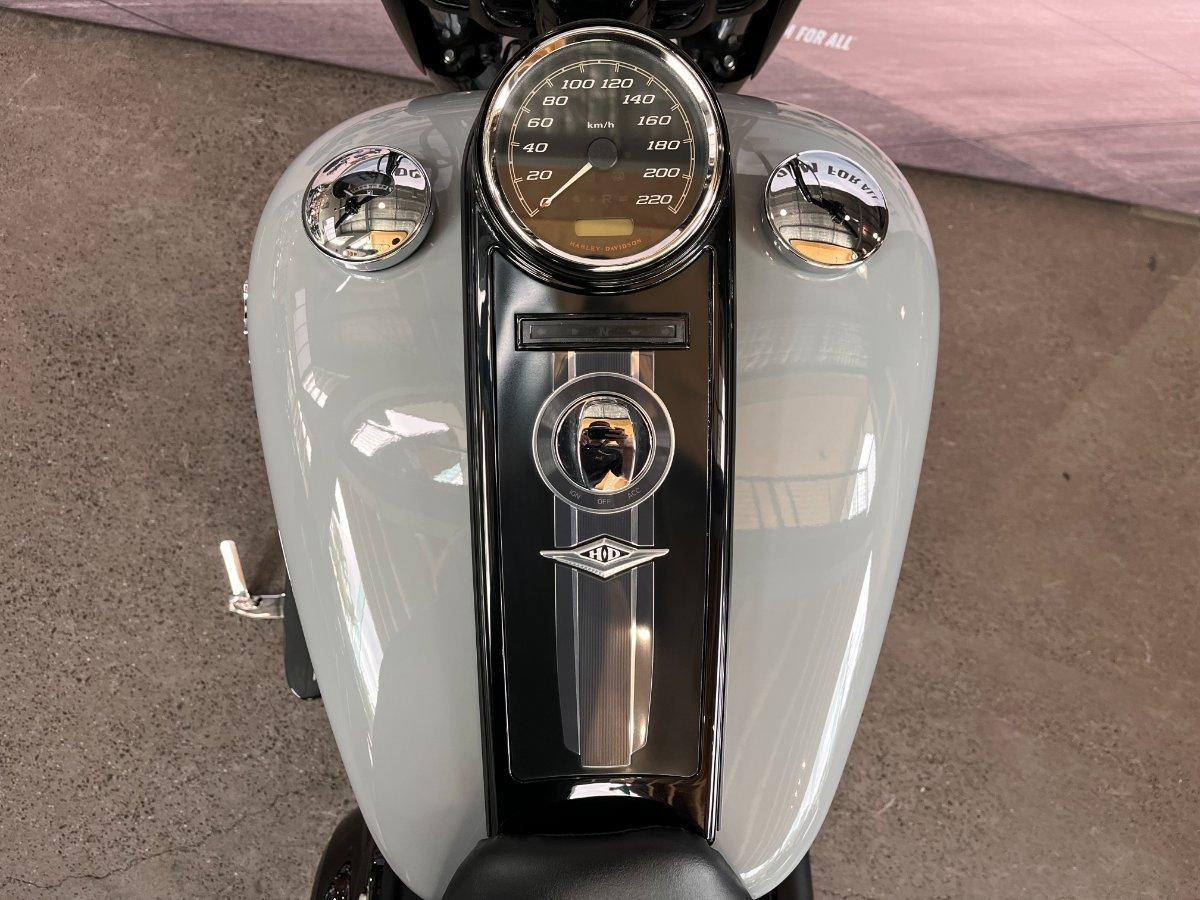 2024 HARLEY-DAVIDSON FLHRXS ROAD KING SPECIAL CRUISER