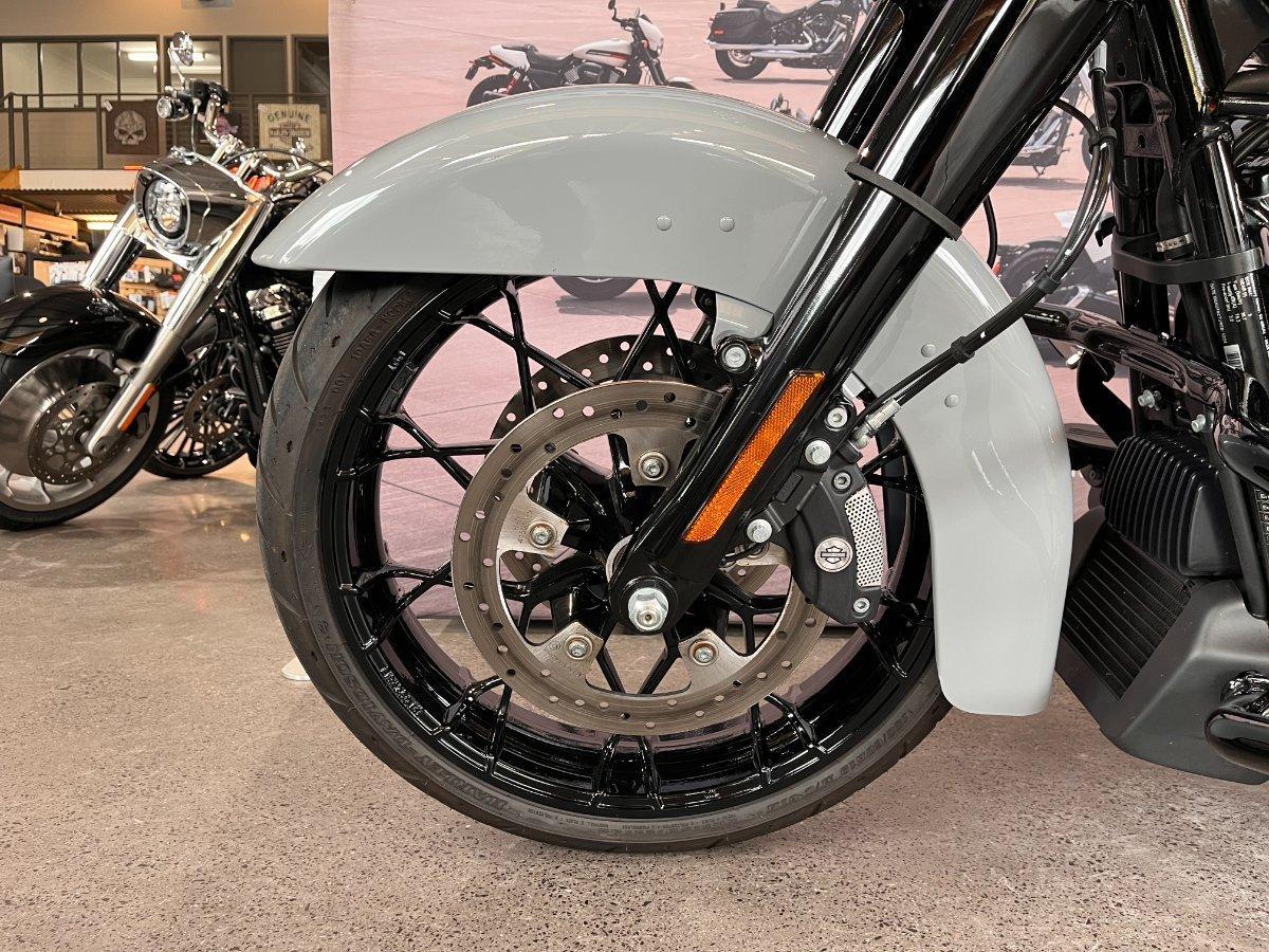 2024 HARLEY-DAVIDSON FLHRXS ROAD KING SPECIAL CRUISER