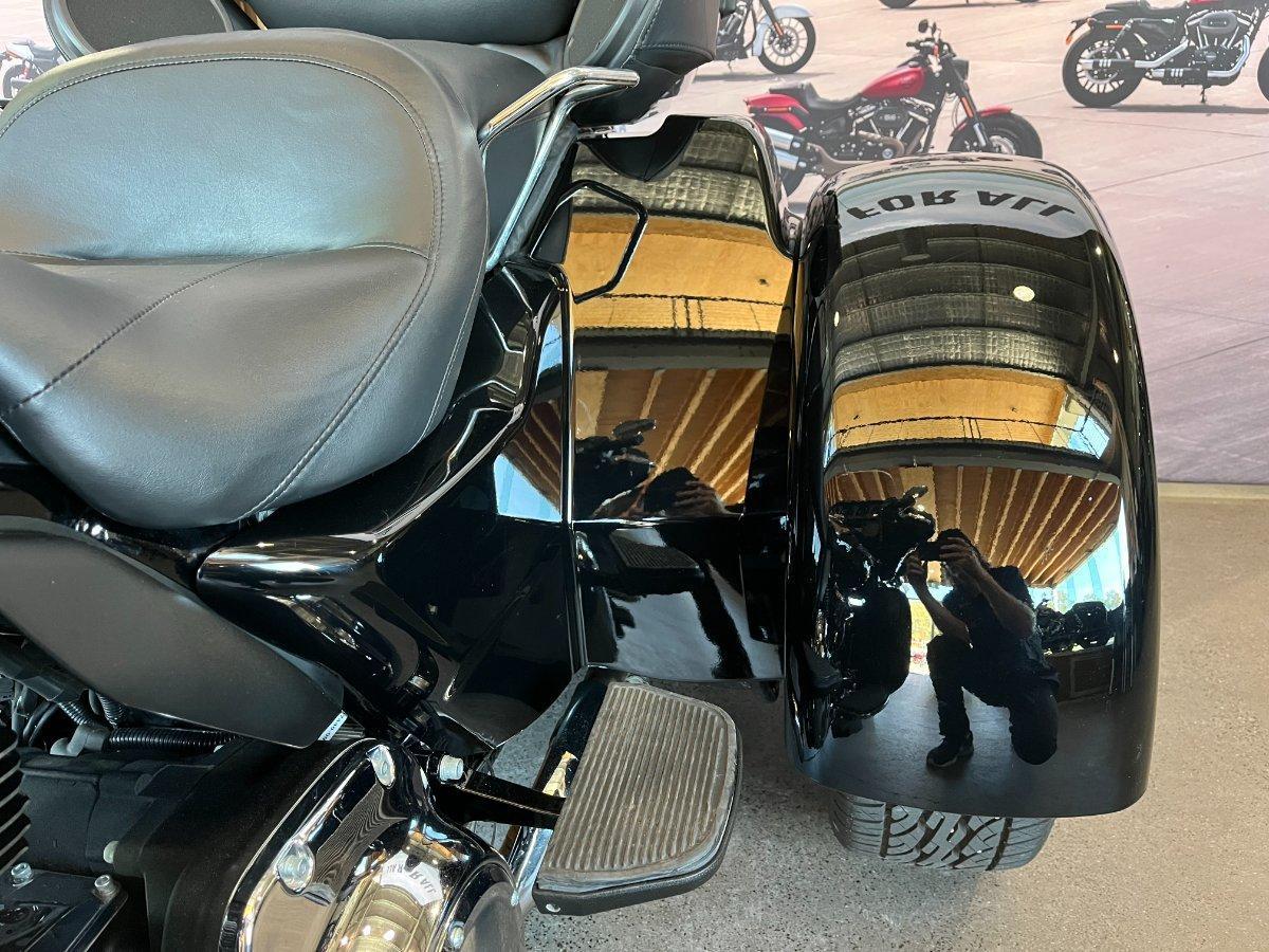 2018 HARLEY-DAVIDSON TRI GLIDE ULTRA 107 (FLHTCUTG) TRIKE