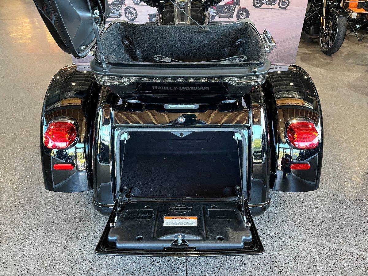 2018 HARLEY-DAVIDSON TRI GLIDE ULTRA 107 (FLHTCUTG) TRIKE