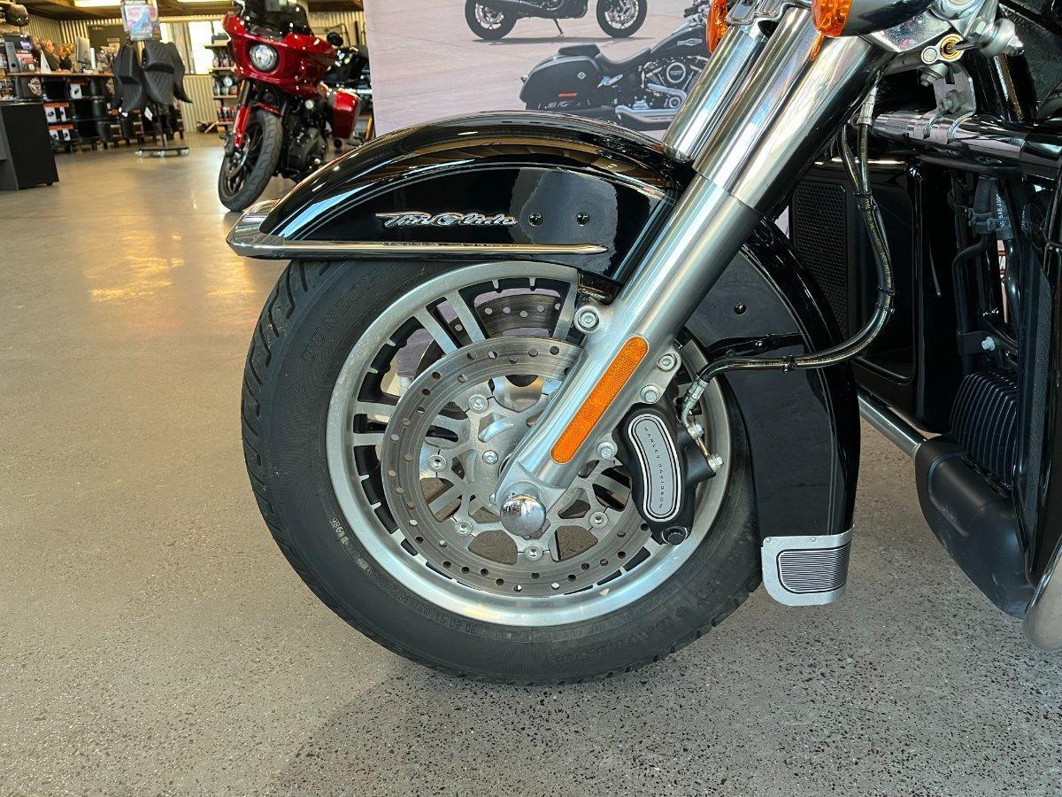 2018 HARLEY-DAVIDSON TRI GLIDE ULTRA 107 (FLHTCUTG) TRIKE