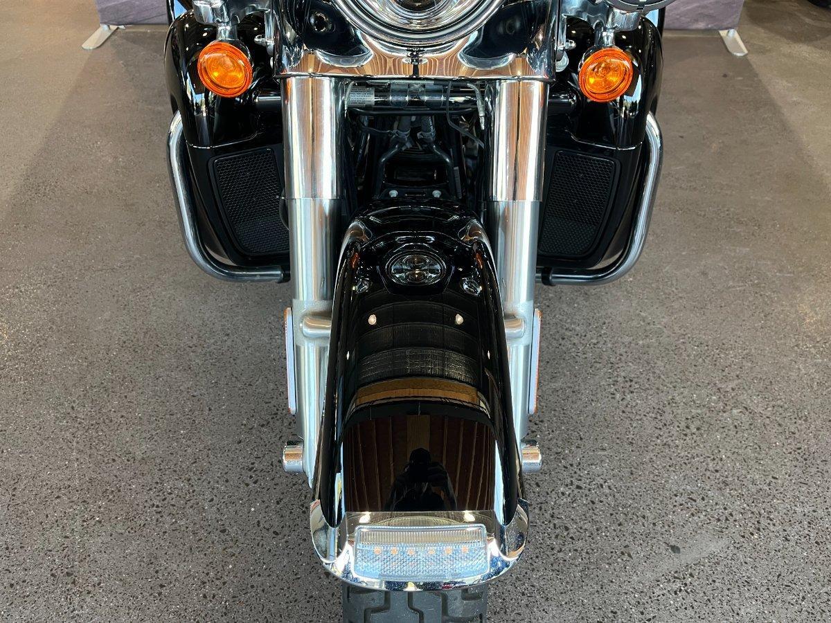 2018 HARLEY-DAVIDSON TRI GLIDE ULTRA 107 (FLHTCUTG) TRIKE