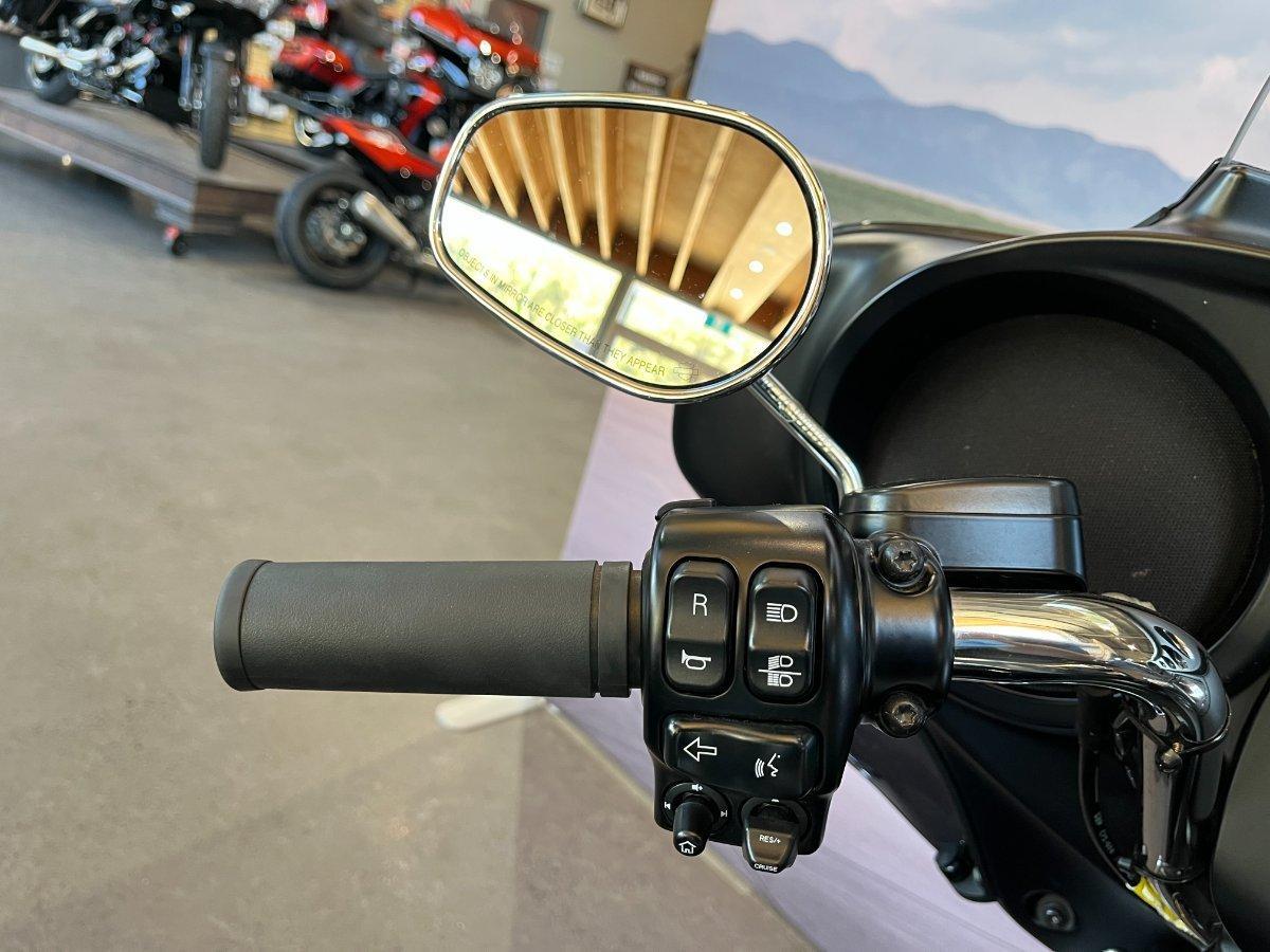 2018 HARLEY-DAVIDSON TRI GLIDE ULTRA 107 (FLHTCUTG) TRIKE