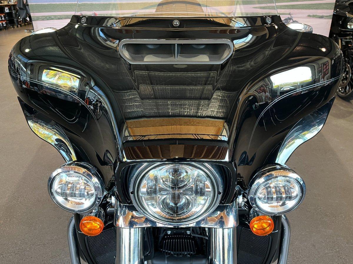 2018 HARLEY-DAVIDSON TRI GLIDE ULTRA 107 (FLHTCUTG) TRIKE
