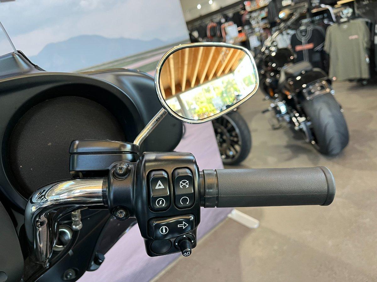 2018 HARLEY-DAVIDSON TRI GLIDE ULTRA 107 (FLHTCUTG) TRIKE