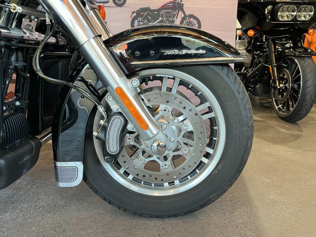 2018 HARLEY-DAVIDSON TRI GLIDE ULTRA 107 (FLHTCUTG) TRIKE