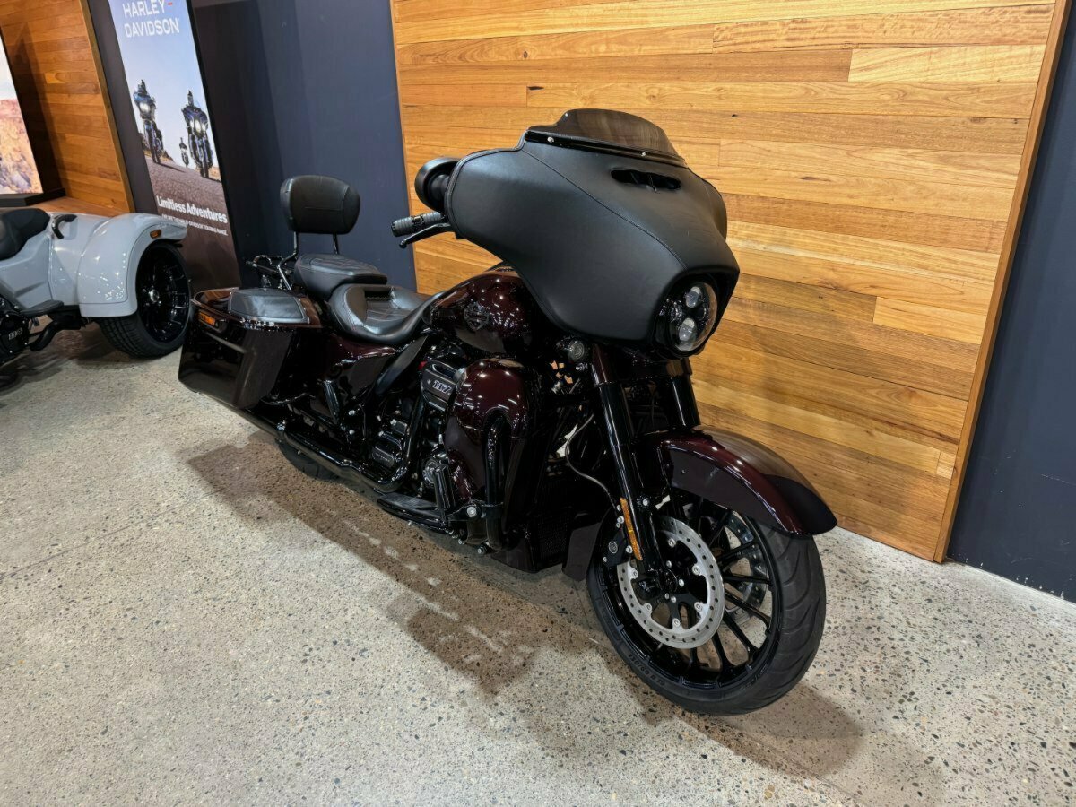 2019 HARLEY-DAVIDSON FLHXSE CVO STREET GLIDE CRUISER