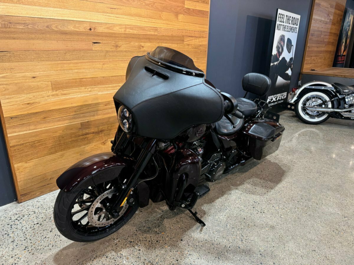 2019 HARLEY-DAVIDSON FLHXSE CVO STREET GLIDE CRUISER