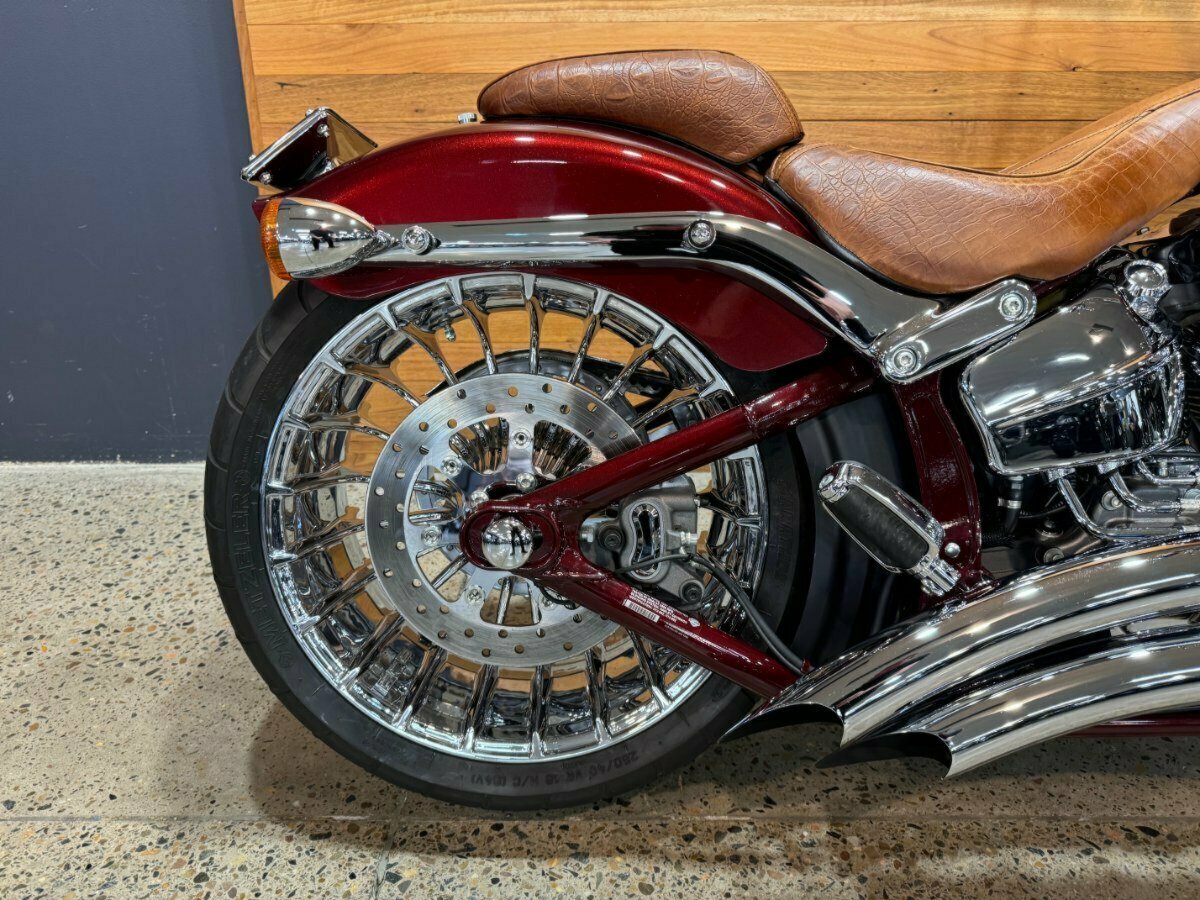 2013 HARLEY-DAVIDSON CVO BREAKOUT CRUISER