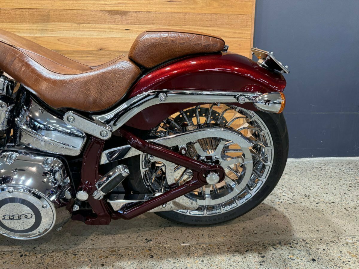 2013 HARLEY-DAVIDSON CVO BREAKOUT CRUISER