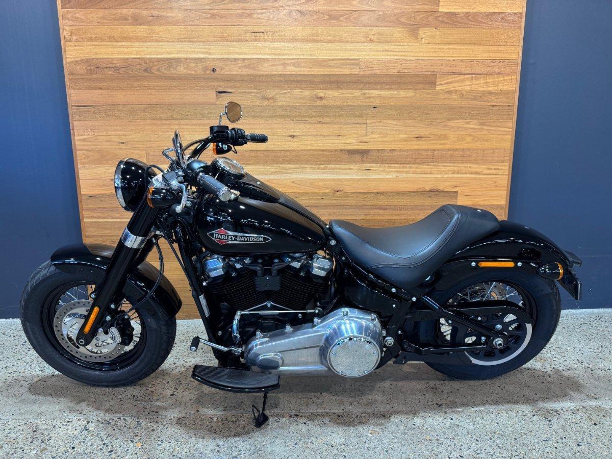 2018 HARLEY-DAVIDSON SLIM 107 (FLSL) CRUISER