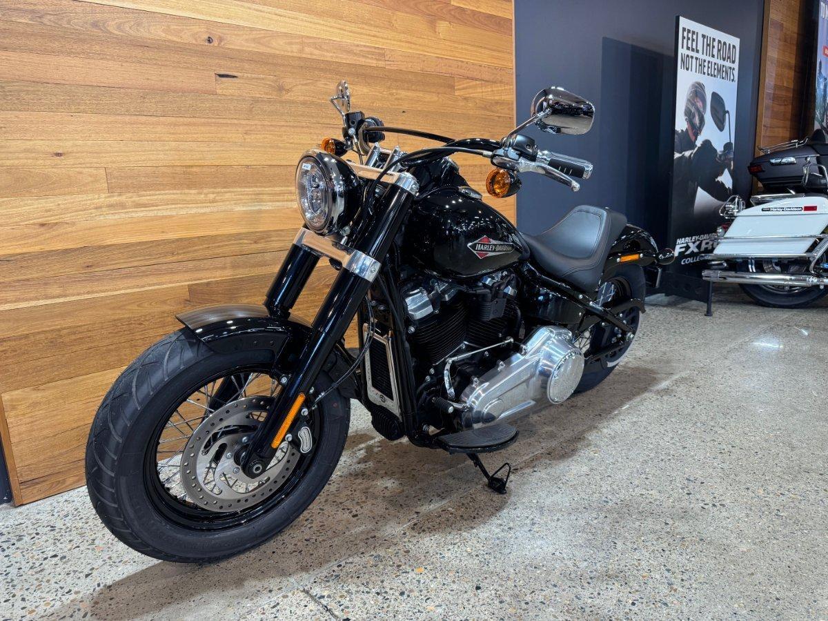 2018 HARLEY-DAVIDSON SLIM 107 (FLSL) CRUISER