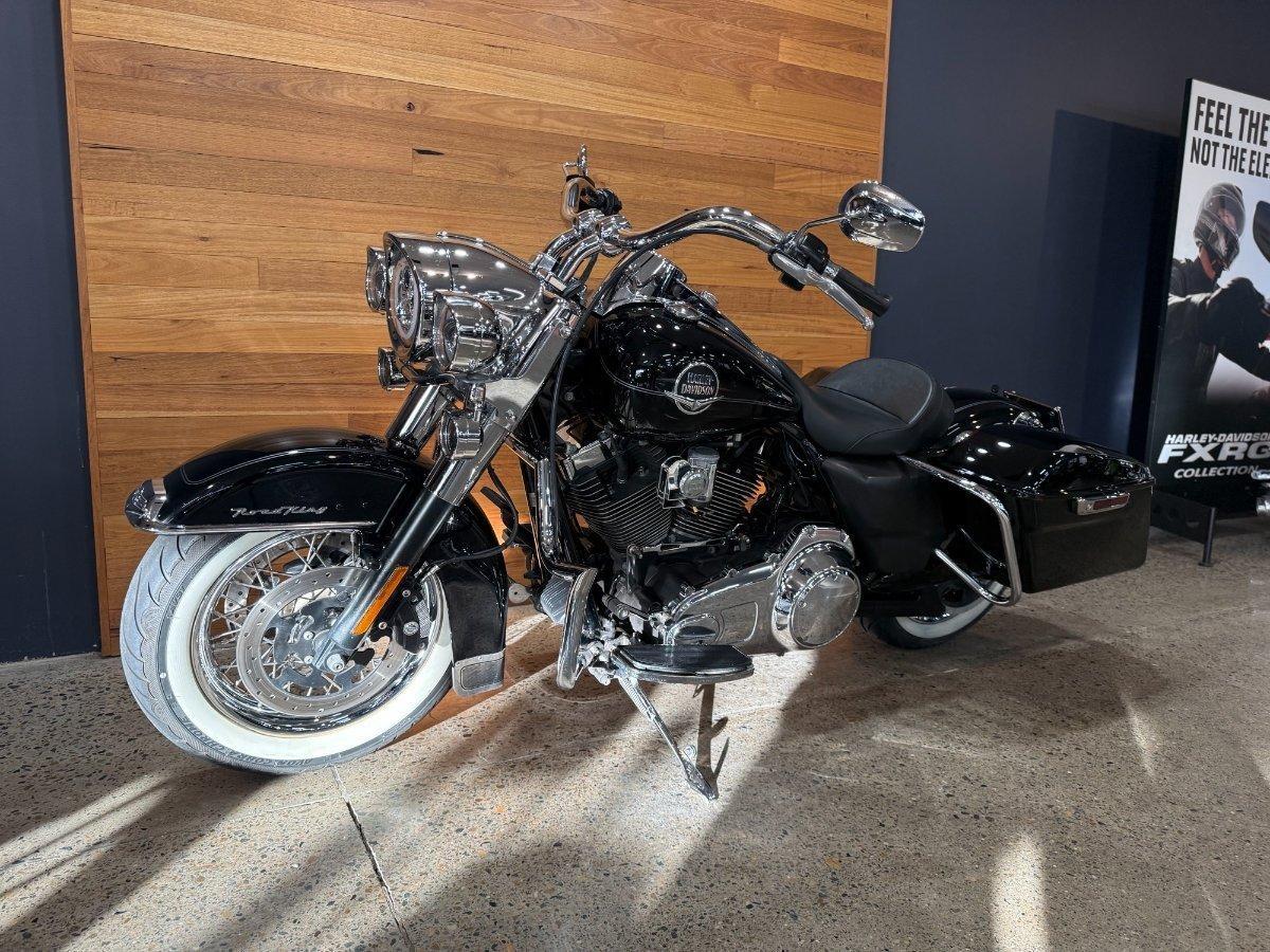 2009 HARLEY-DAVIDSON ROAD KING 1584 (FLHR) MY10 CRUISER