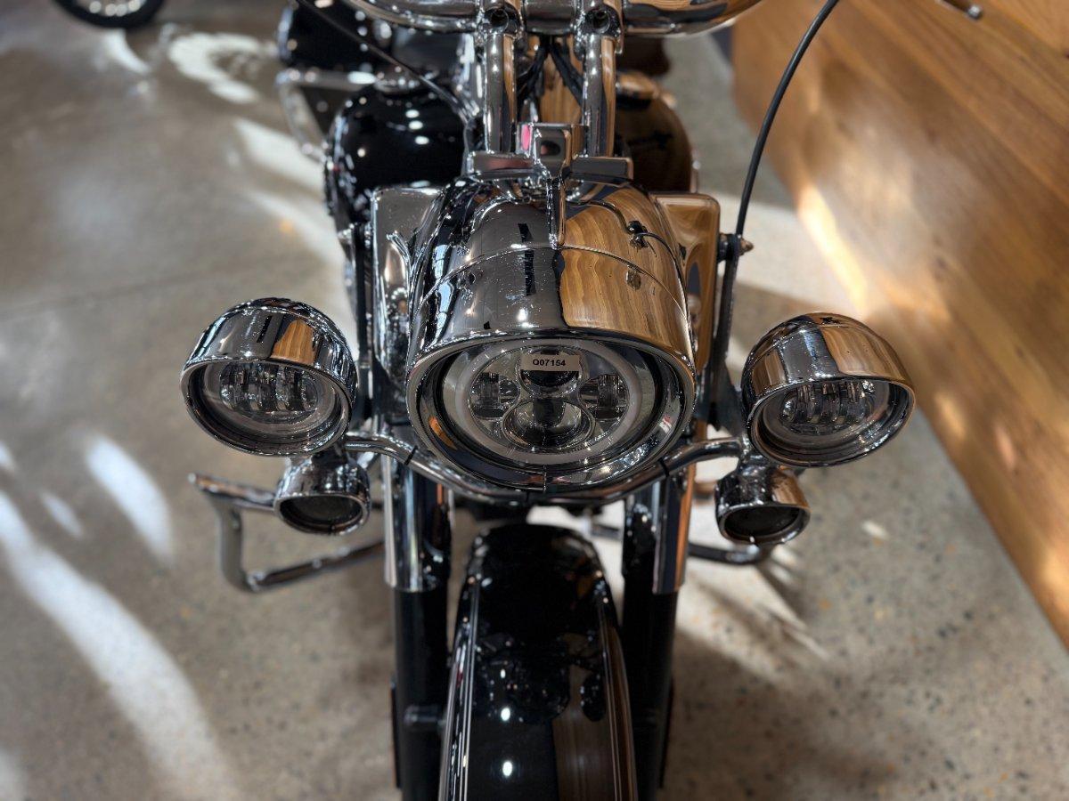 2009 HARLEY-DAVIDSON ROAD KING 1584 (FLHR) MY10 CRUISER