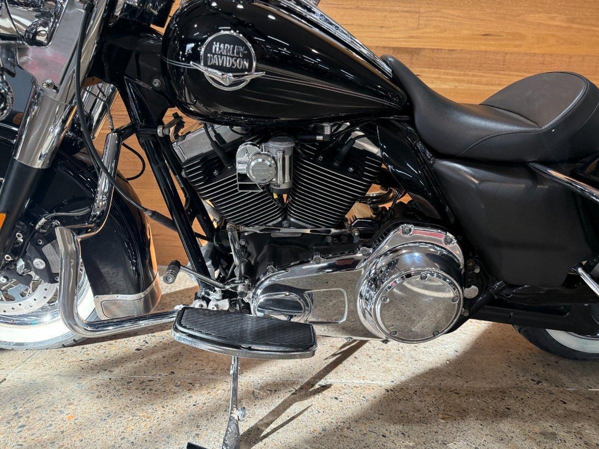 2009 HARLEY-DAVIDSON ROAD KING 1584 (FLHR) MY10 CRUISER
