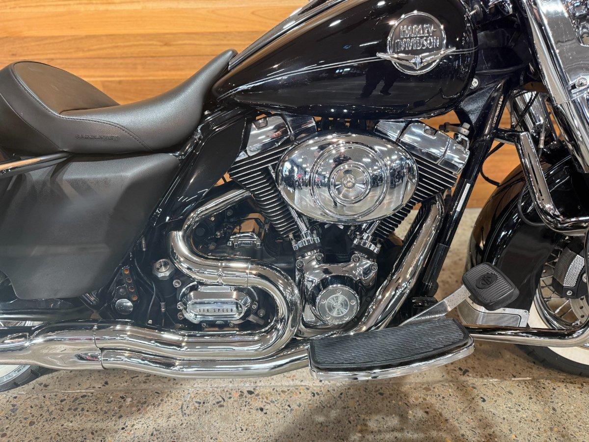 2009 HARLEY-DAVIDSON ROAD KING 1584 (FLHR) MY10 CRUISER