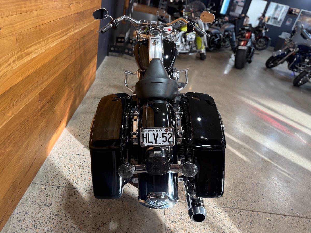 2009 HARLEY-DAVIDSON ROAD KING 1584 (FLHR) MY10 CRUISER