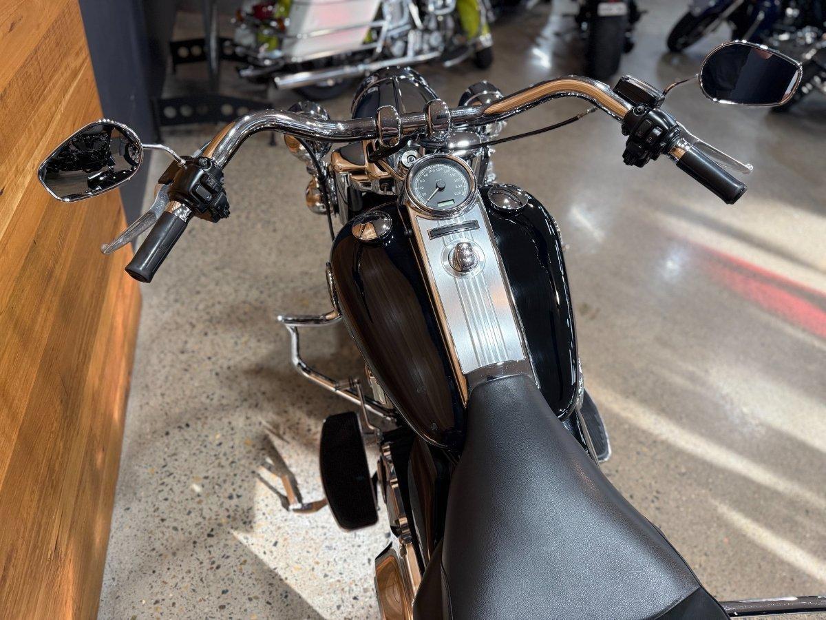 2009 HARLEY-DAVIDSON ROAD KING 1584 (FLHR) MY10 CRUISER