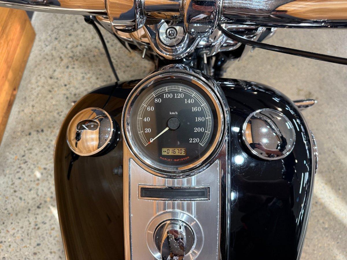 2009 HARLEY-DAVIDSON ROAD KING 1584 (FLHR) MY10 CRUISER