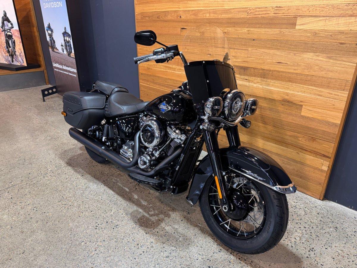 2025 HARLEY-DAVIDSON HERITAGE CLASSIC 117 (FLHC) CRUISER