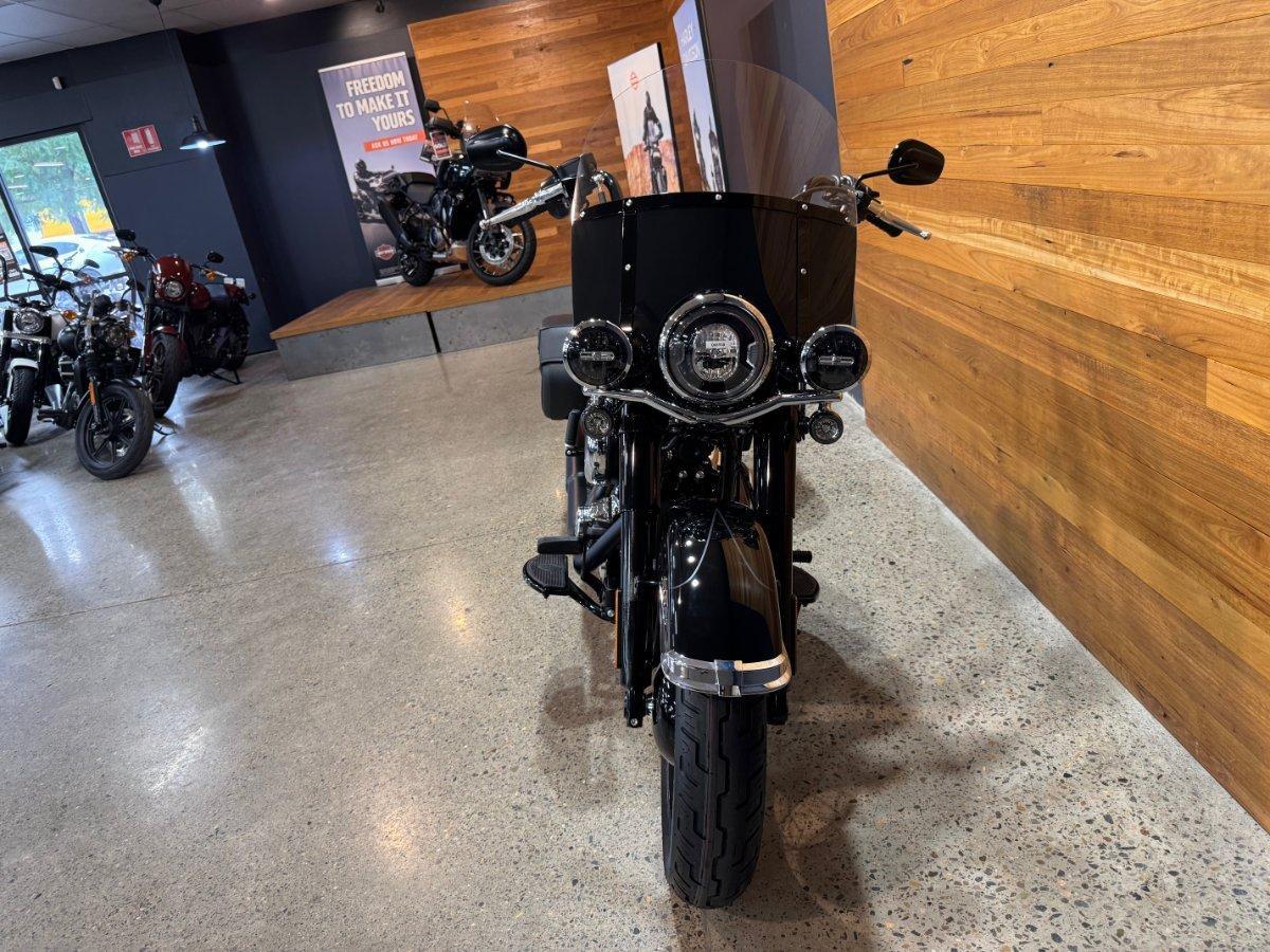 2025 HARLEY-DAVIDSON HERITAGE CLASSIC 117 (FLHC) CRUISER