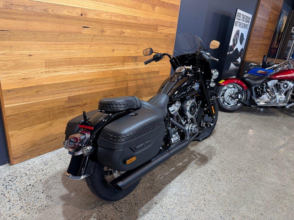 2025 HARLEY-DAVIDSON HERITAGE CLASSIC 117 (FLHC) CRUISER
