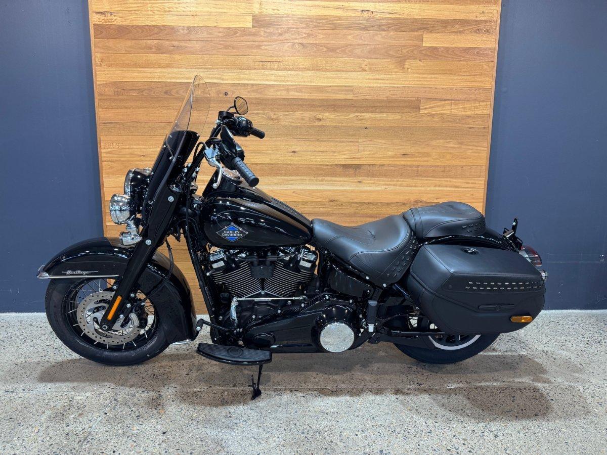 2025 HARLEY-DAVIDSON HERITAGE CLASSIC 117 (FLHC) CRUISER