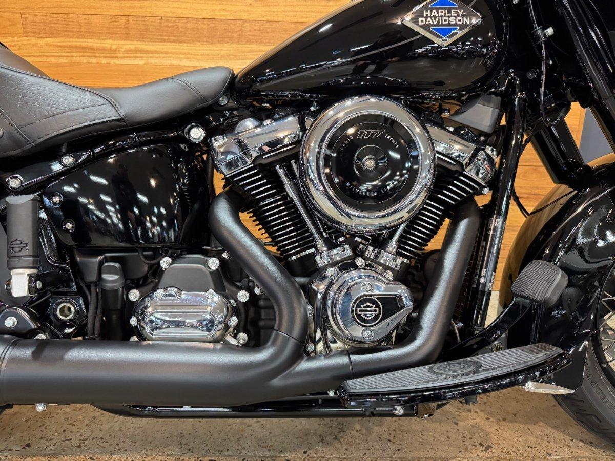 2025 HARLEY-DAVIDSON HERITAGE CLASSIC 117 (FLHC) CRUISER