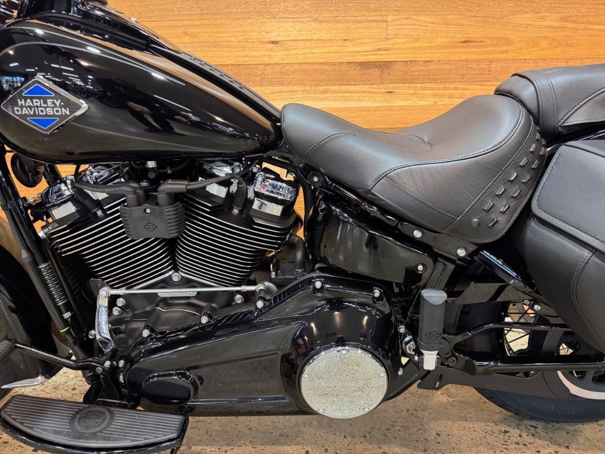 2025 HARLEY-DAVIDSON HERITAGE CLASSIC 117 (FLHC) CRUISER