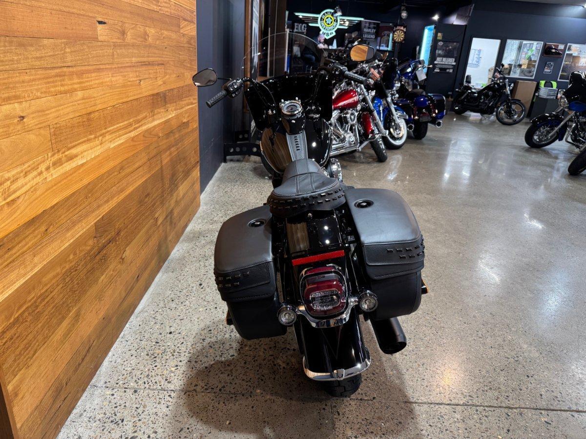 2025 HARLEY-DAVIDSON HERITAGE CLASSIC 117 (FLHC) CRUISER