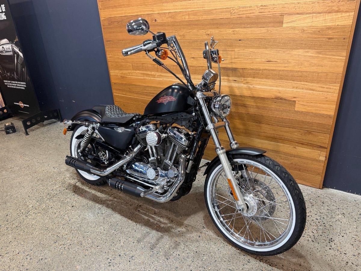 2014 HARLEY-DAVIDSON SEVENTY-TWO (XL1200V) CRUISER