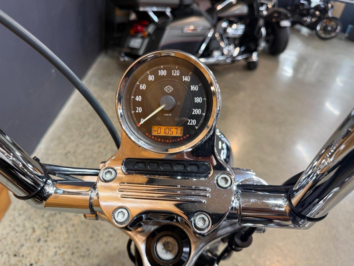 2014 HARLEY-DAVIDSON SEVENTY-TWO (XL1200V) CRUISER