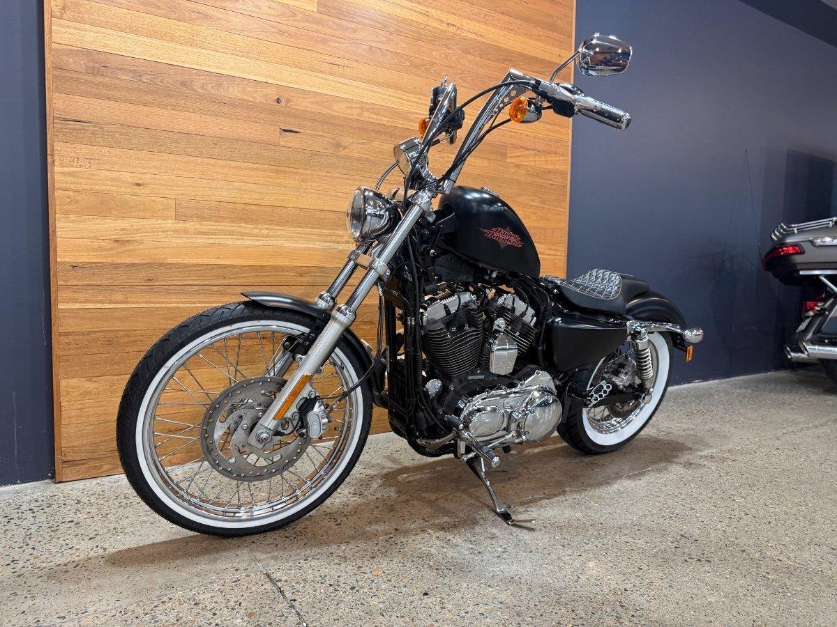 2014 HARLEY-DAVIDSON SEVENTY-TWO (XL1200V) CRUISER