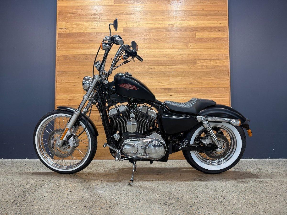 2014 HARLEY-DAVIDSON SEVENTY-TWO (XL1200V) CRUISER