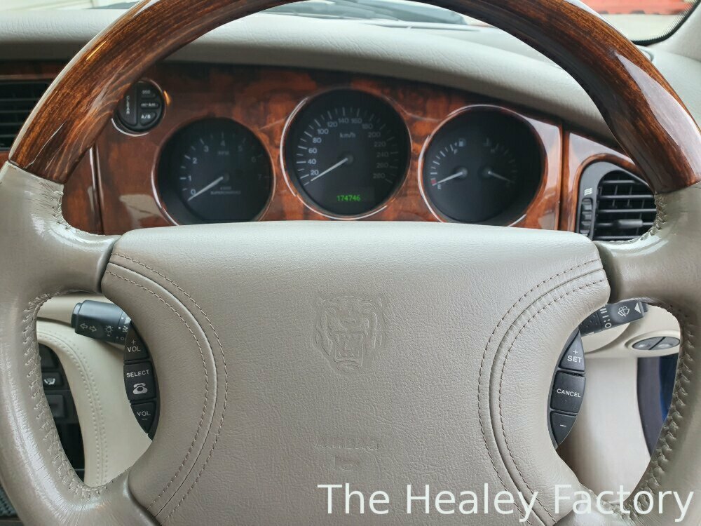 2000 JAGUAR XKR X100 CLASSIC 5 SP AUTOMATIC 2D COUPE